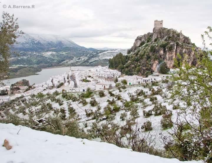 Las 4 Lunas Zahara De La Sierra Exterior photo